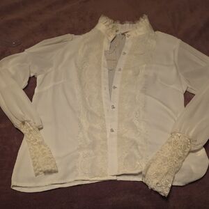 Chic Lace-Trimmed Blouse in Cream